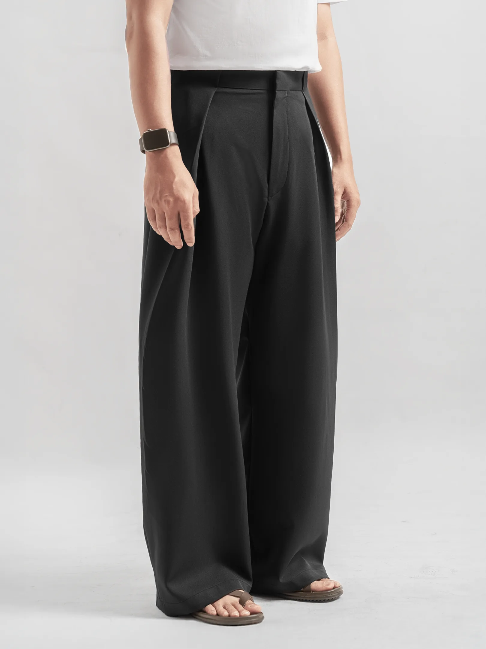 Black Neu Pleated Wide Pant