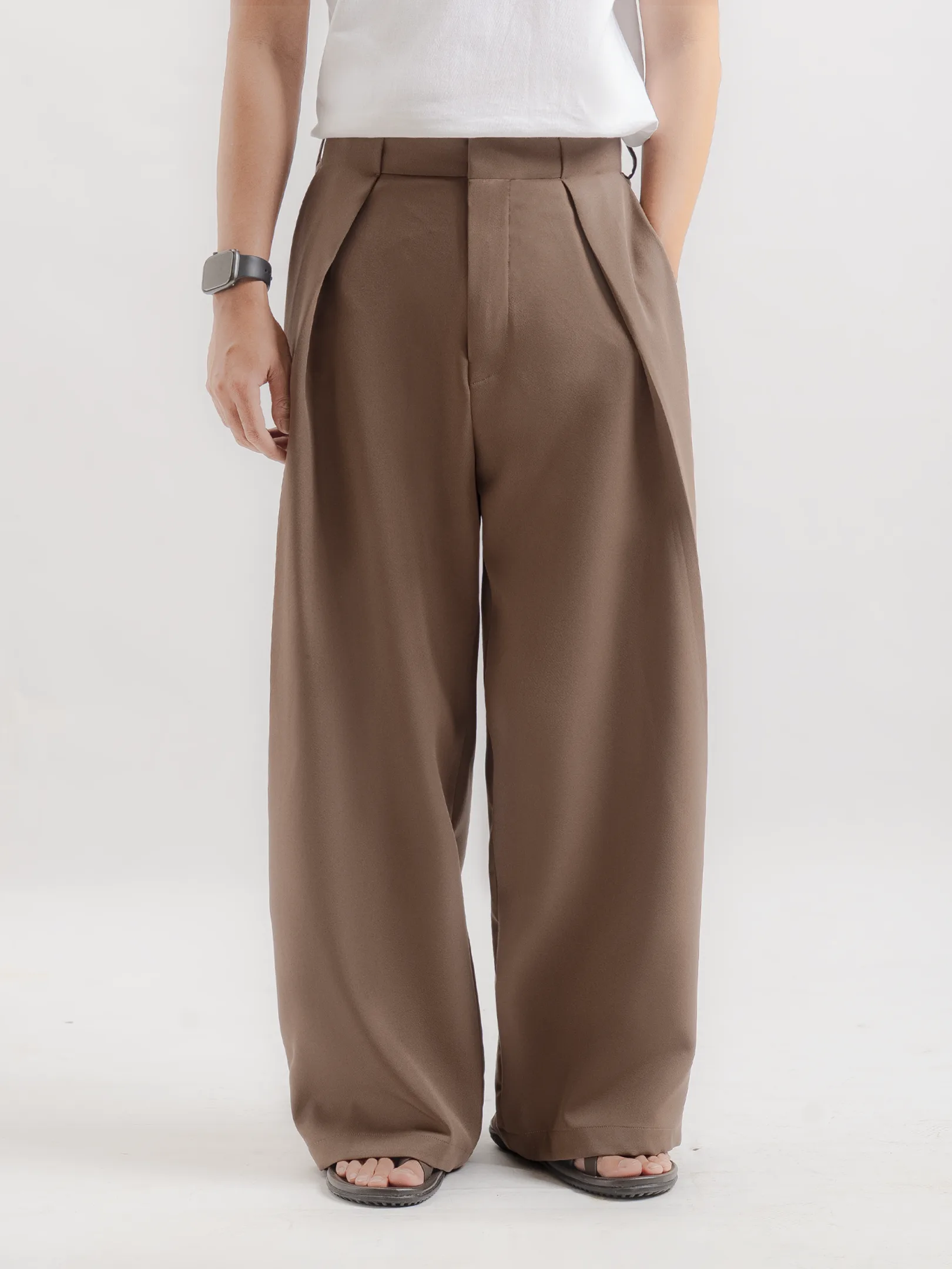 Milo Brown Neu Pleated Wide Pant