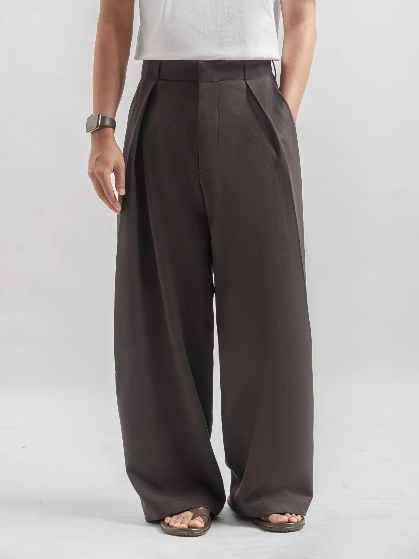 Black Brown Neu Pleated Wide Pant