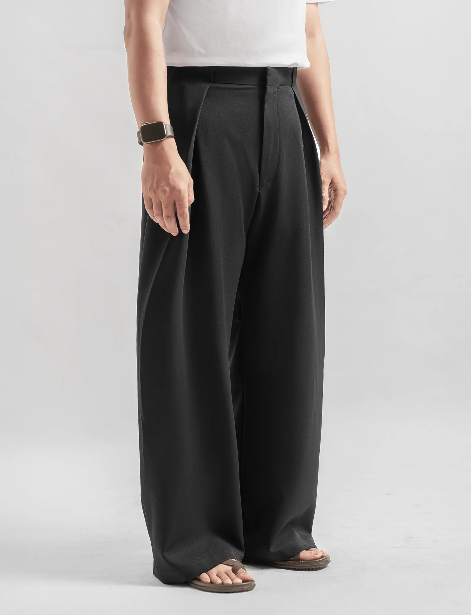 Black Neu Pleated Wide Pant