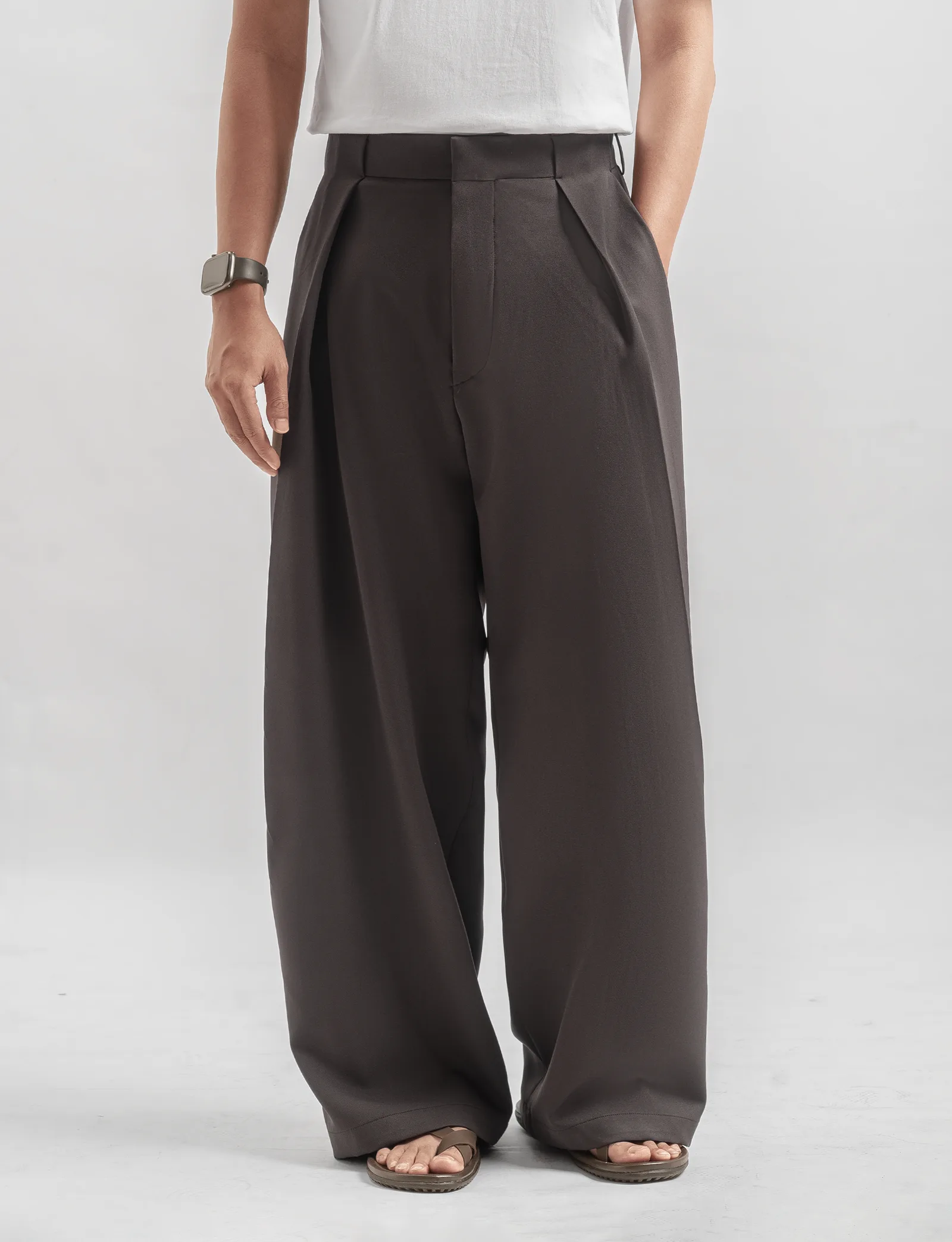 Black Brown Neu Pleated Wide Pant